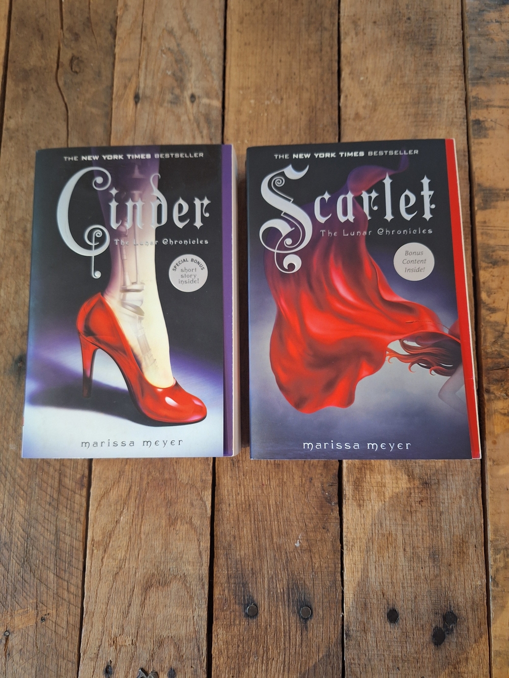 Cinder & Scarlet Lunar Chronicles